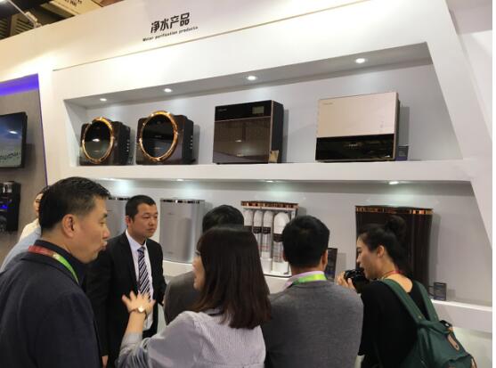 永乐高60net净水机亮相2017年AWE 深耕健康用水领域1